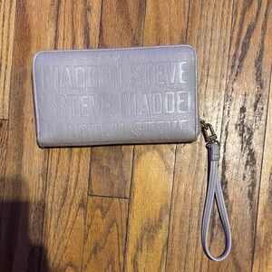 Steve Madden Metallic Silver Wristlet